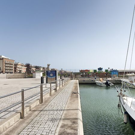 Hotel Smy Aran Blu Roma Mare (Adults Only) Lido di Ostia Esterno foto