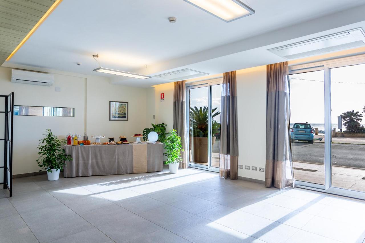 Hotel Smy Aran Blu Roma Mare (Adults Only) Lido di Ostia Esterno foto
