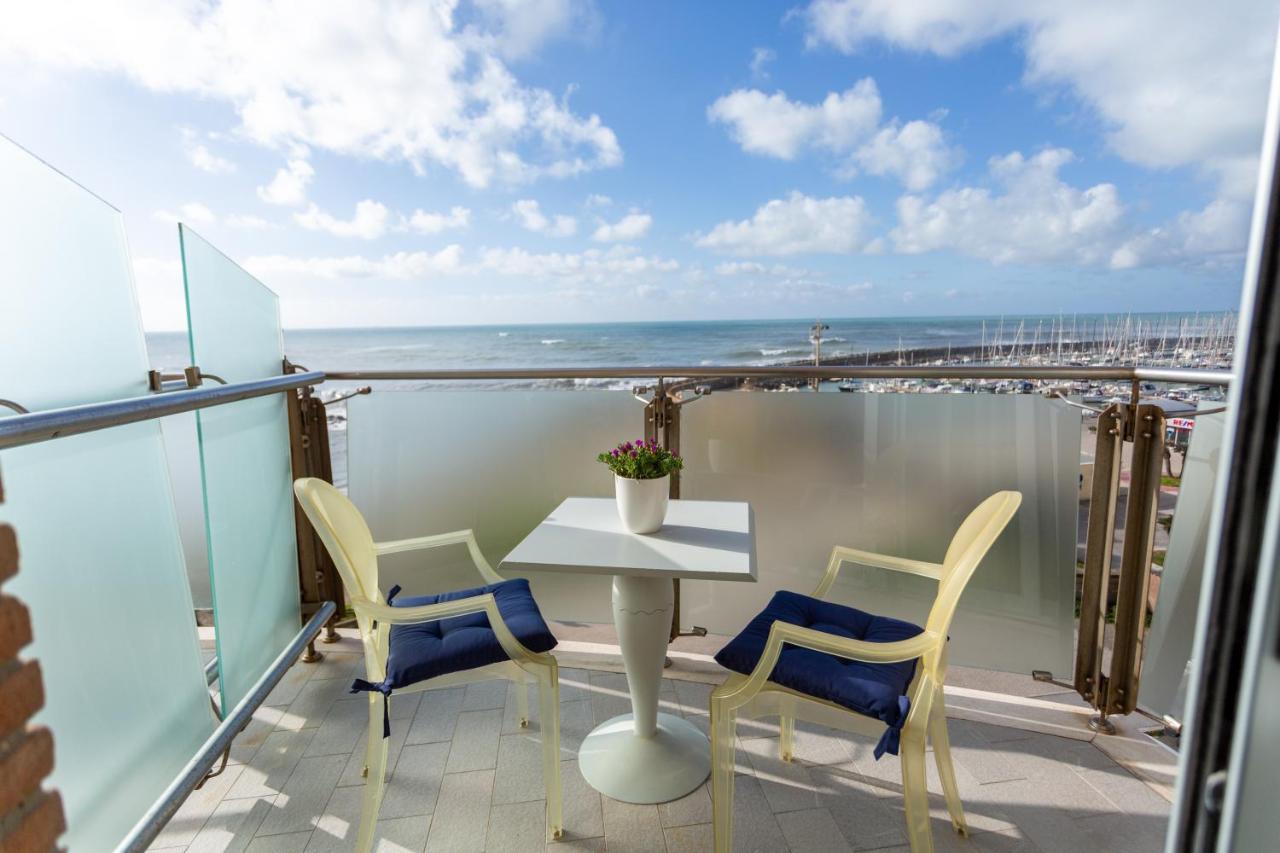 Hotel Smy Aran Blu Roma Mare (Adults Only) Lido di Ostia Esterno foto