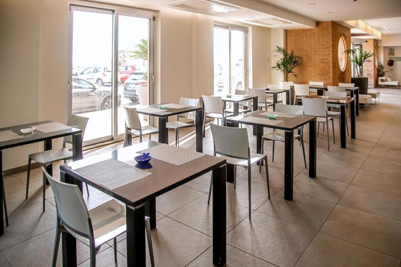 Hotel Smy Aran Blu Roma Mare (Adults Only) Lido di Ostia Esterno foto