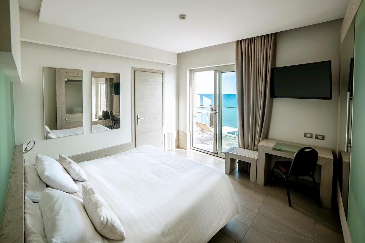 Hotel Smy Aran Blu Roma Mare (Adults Only) Lido di Ostia Esterno foto